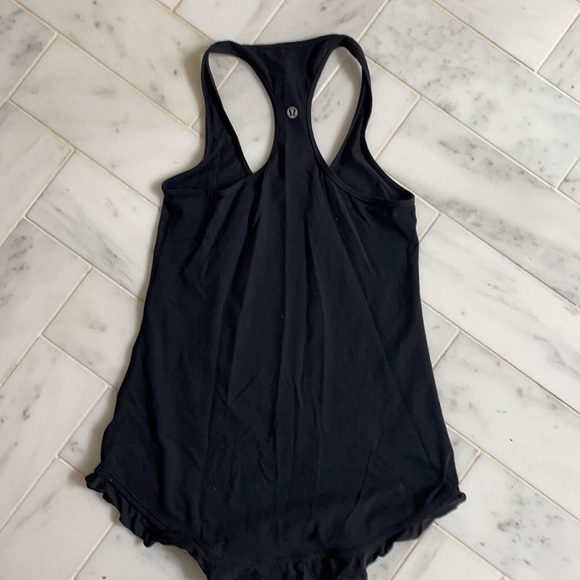 Lululemon Cool Racerback Ruffled Up Tank. Size 4 - Picture 2 of 3